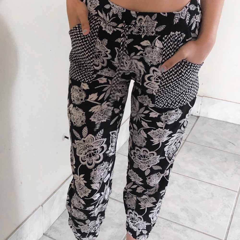 American eagle flowy pants